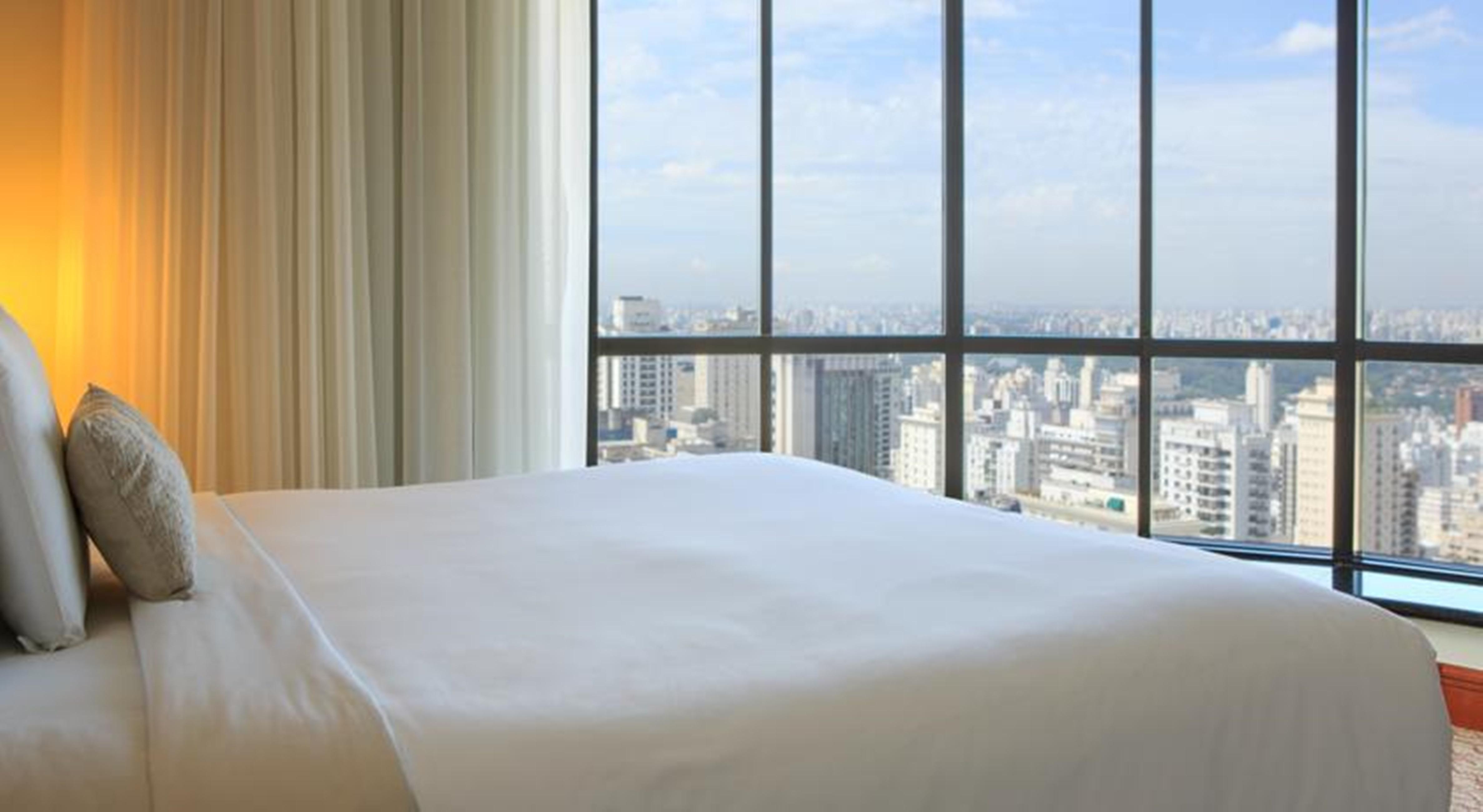 โรงแรมเรอแนสซองซ์ เซาเปาโล ภายนอก รูปภาพ A bed