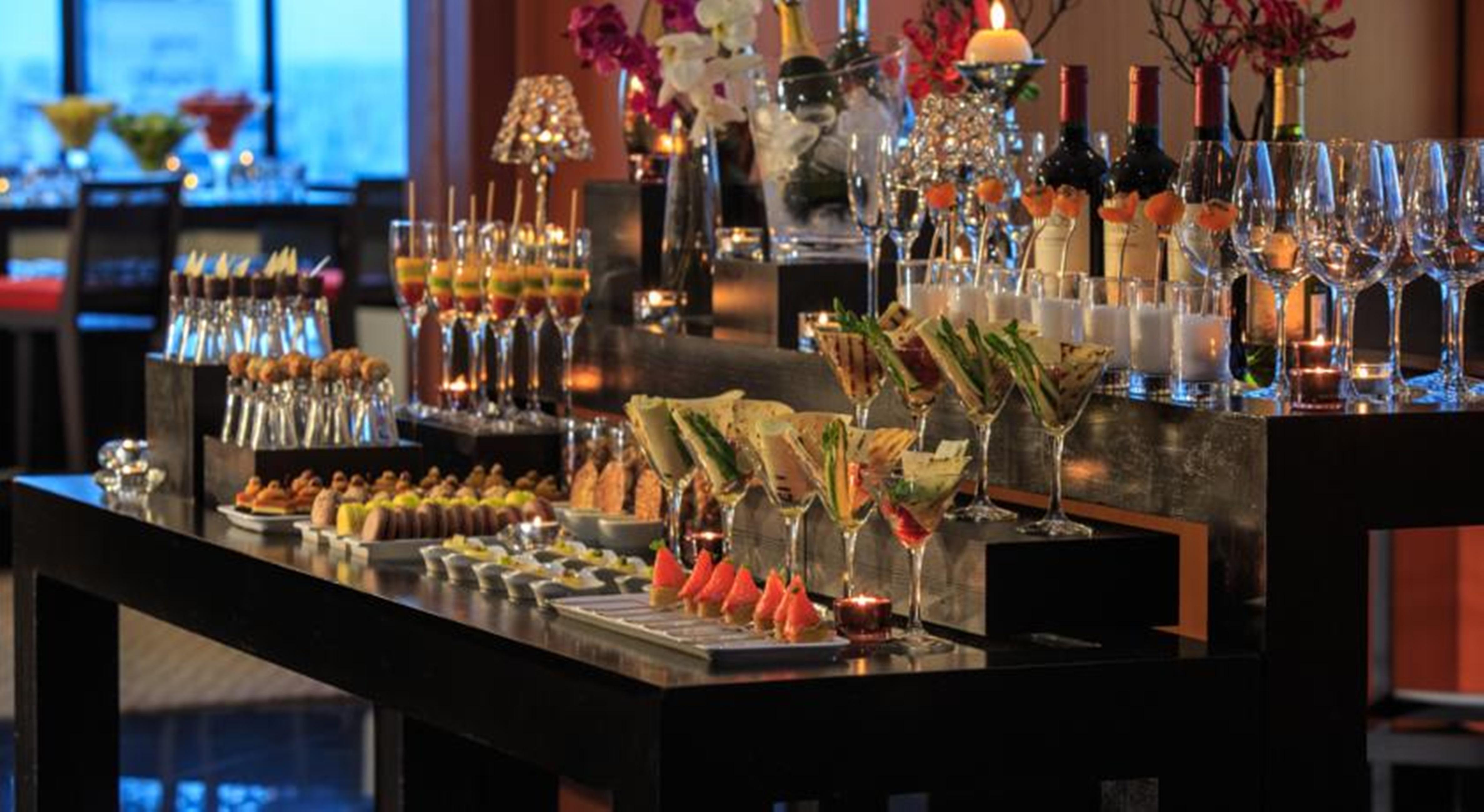 โรงแรมเรอแนสซองซ์ เซาเปาโล ภายนอก รูปภาพ A cocktail buffet